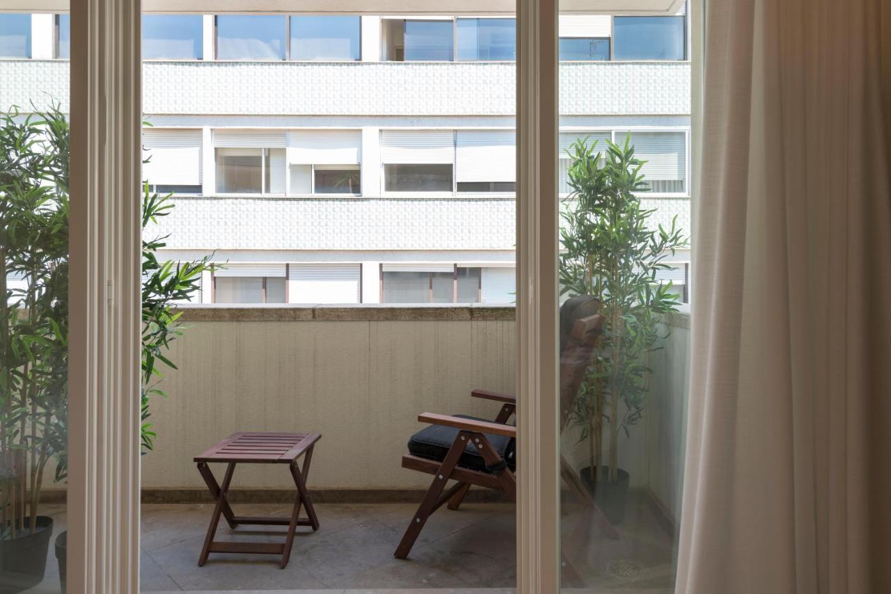 Emporium Deluxe 3Br Apartment W/ Private Parking By Lovelystay Porto Exterior photo
